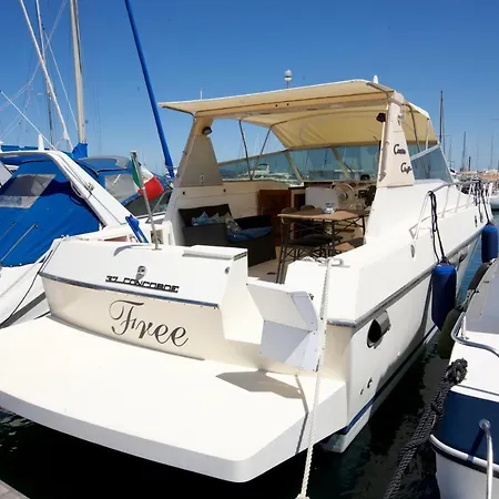 Piper's Boat Alghero